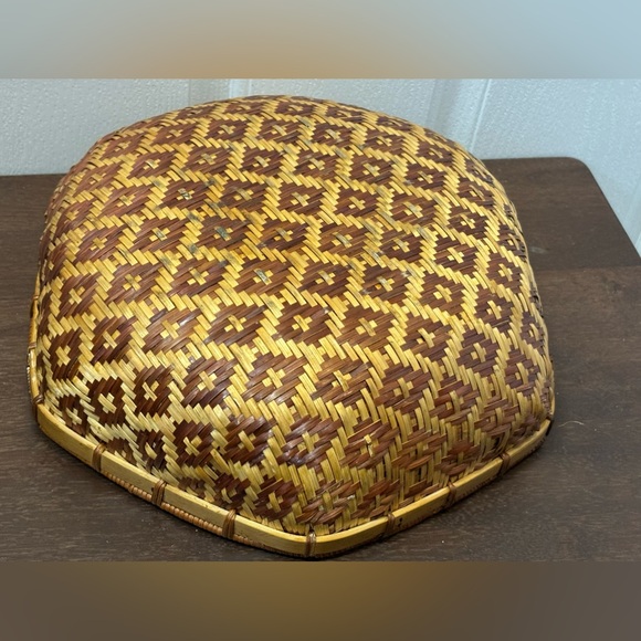 Vintage Hexagon Shaped Bamboo Fruits and Vegetables Catch-All Basket - Picture 6 of 14